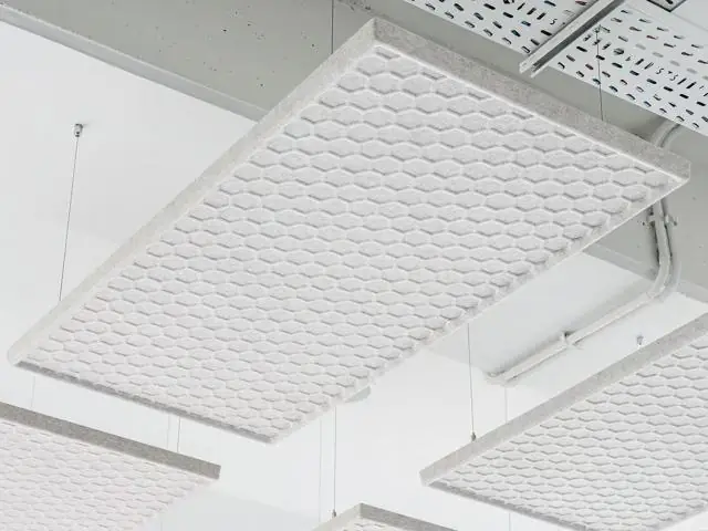 Sechseck Open Cell Decke