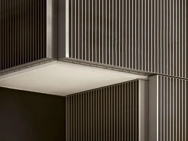 Plafond Métallique à Jalousie