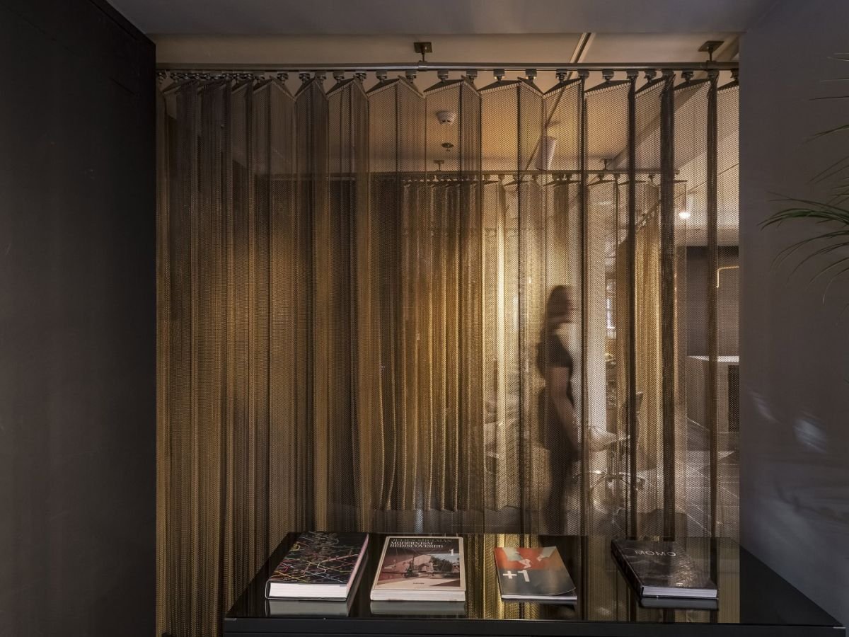 Plafond Métallique en Maille (Mesh)